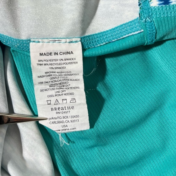 Prana Long Sleeved Rash Guard Swim Shirt Polyester Aqua XL B6 - Picture 6 of 10
